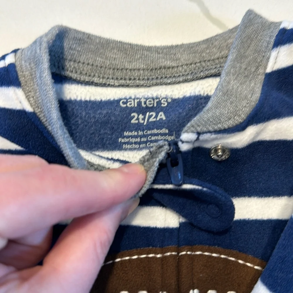 Carter’s footie pajamas navy blue white stripes football size 2T 💙🏈